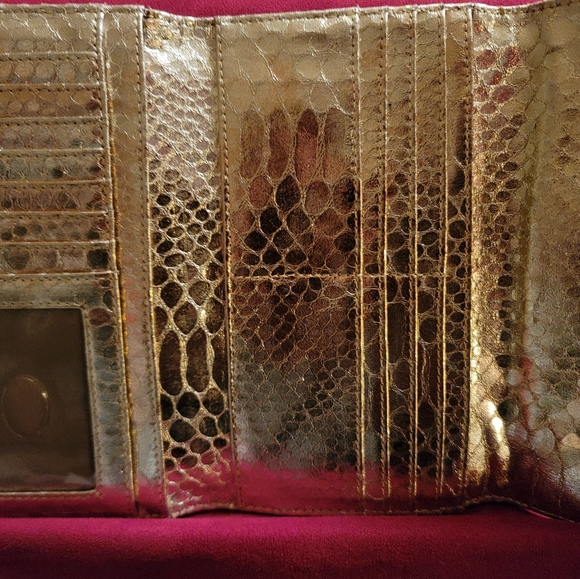 Guess Wallet/ Gold/Excellent Condition - Picture 3 of 4